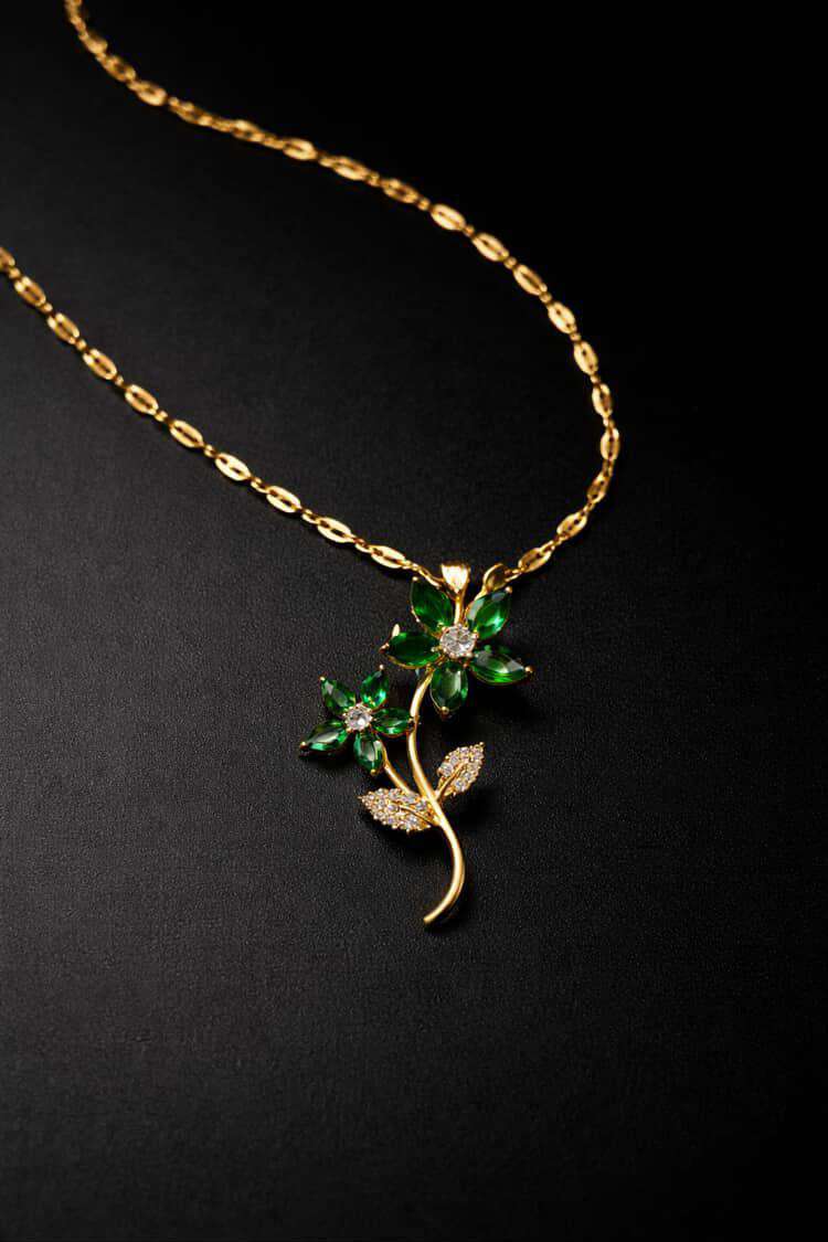 Çiçek motifli kolye